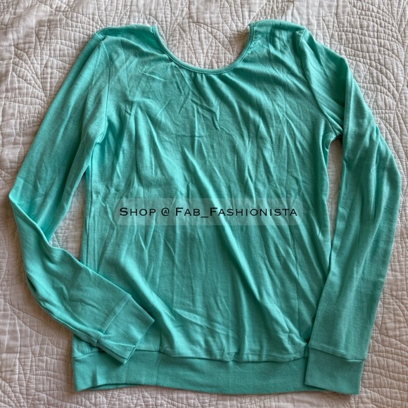 Low Back Tear Drop sweater Top Mint size Medium - Picture 5 of 11